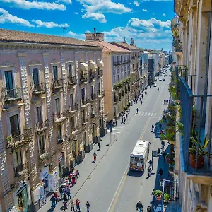 The Artist's Centro 2* Katania
